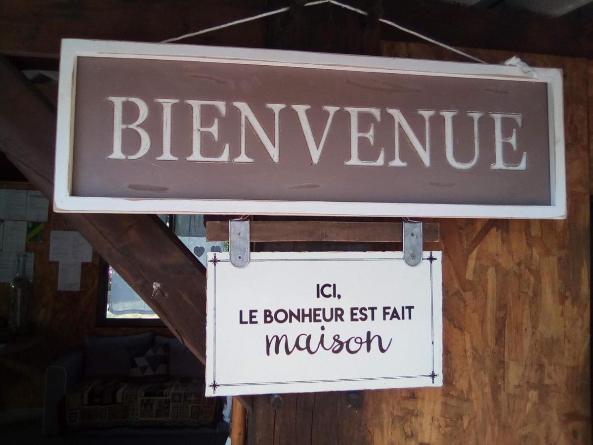 " Village Tonneaux De Tirpoil " Montilliers Екстер'єр фото